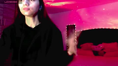 Juli online show from 11-17-25, 04:18