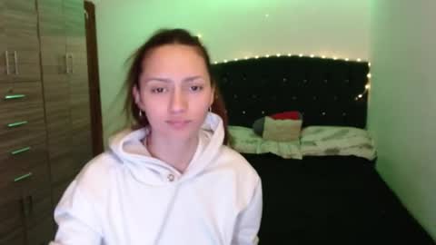 Snapshot of holy_julii chatting on 06-01-26, 03:52 holy_julii online show from 06-01-26, 03:52