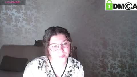 Welcome guys  Pleasure to see you all here  My name is MichaelaTip menu is active Private is open  online show from 03-10-25, 09:10