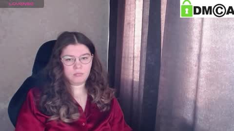 Snapshot of holy_michela chatting on 02-11-26, 05:12 Welcome guys Pleasure to see you all here My name is MichaelaTip menu is active Private is open online show from 02-11-26, 05:12