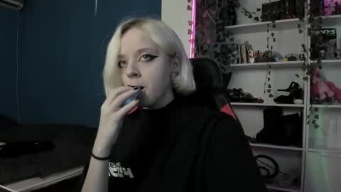 holy_mistresss online show from 11-14-25, 09:30