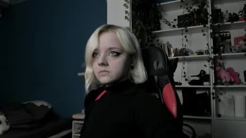 holy_mistresss online show from 11-23-25, 09:42