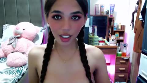 Snapshot of holy_molly1 chatting on 11-03-25, 12:17 holy_molly1 online show from 11-03-25, 12:17