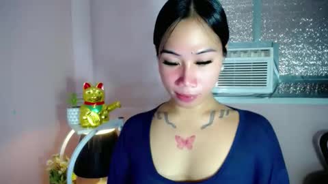Snapshot of holy_samyx chatting on 10-25-25, 04:09 holy_samyx online show from 10-25-25, 04:09