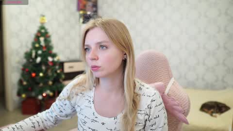 Snapshot of holydumplings chatting on 12-15-24, 01:54 Taiga online show from 12-15-24, 01:54