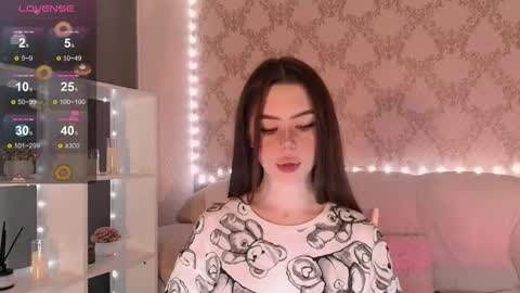 Mia online show from 11-29-25, 03:31