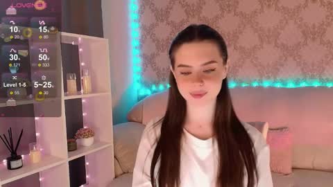 Mia online show from 05-30-26, 04:31