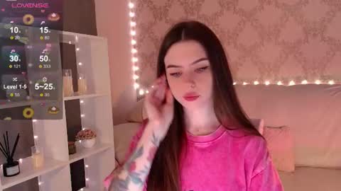 Snapshot of holymiax chatting on 06-17-26, 01:41 Mia online show from 06-17-26, 01:41