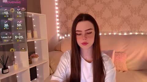 Snapshot of holymiax chatting on 06-25-26, 03:39 Mia online show from 06-25-26, 03:39
