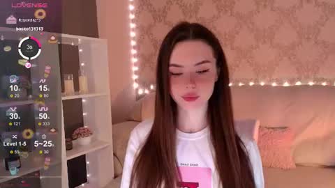 Snapshot of holymiax chatting on 06-27-26, 03:11 Mia online show from 06-27-26, 03:11