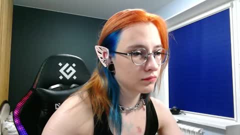 Honelints boyblonde hair AsterMIntfemboybrown hair online show from 12-16-24, 07:10