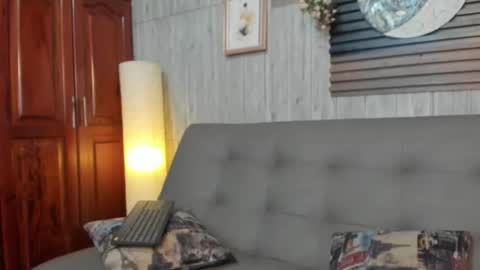 Snapshot of honey__monroe chatting on 01-09-26, 08:43 honey monroe online show from 01-09-26, 08:43