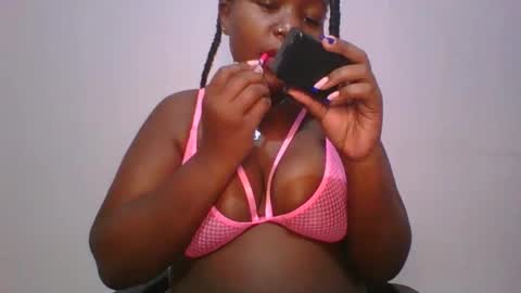 Snapshot of honey_beb chatting on 10-19-25, 02:23 honey_beb online show from 10-19-25, 02:23