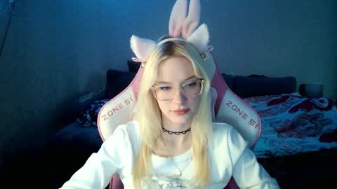 Snapshot of honey_bold chatting on 12-17-25, 09:48 honey_bold online show from 12-17-25, 09:48