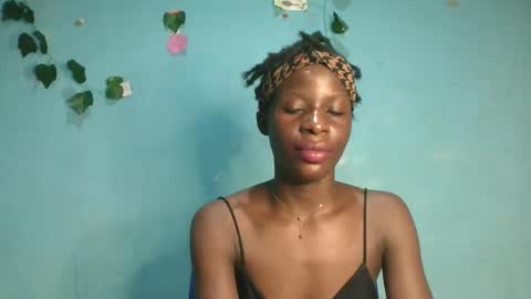 Queen online show from 04-18-26, 08:20