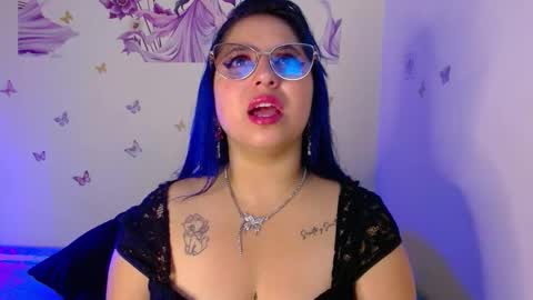 Snapshot of honey_buns_1 chatting on 10-01-25, 11:27 mimi online show from 10-01-25, 11:27