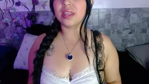 Snapshot of honey_buns_1 chatting on 12-17-25, 11:16 mimi online show from 12-17-25, 11:16