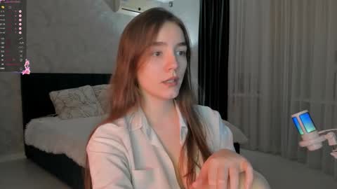 Snapshot of honey_chantal chatting on 09-12-25, 05:13 Chantal online show from 09-12-25, 05:13