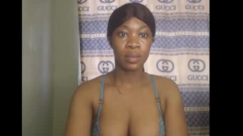 Snapshot of honey_dollxx chatting on 10-20-25, 08:48 Flora online show from 10-20-25, 08:48