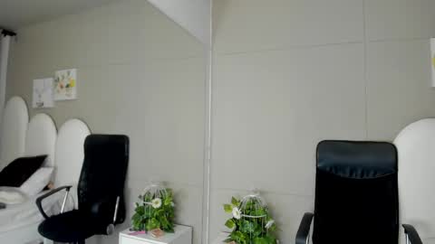 honey_hex_ online show from 05-26-26, 12:34