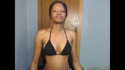 Snapshot of honey_juicydoll chatting on 10-06-25, 07:39 Sonia online show from 10-06-25, 07:39