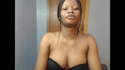 Snapshot of honey_juicydoll chatting on 10-09-25, 07:06 Sonia online show from 10-09-25, 07:06