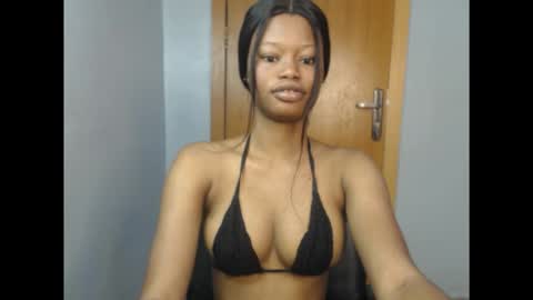 Snapshot of honey_juicydoll chatting on 10-11-25, 07:18 Sonia online show from 10-11-25, 07:18