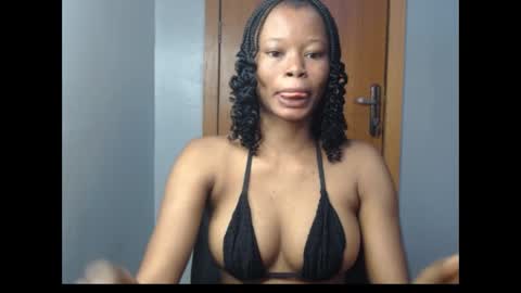 Snapshot of honey_juicydoll chatting on 10-19-25, 07:20 Sonia online show from 10-19-25, 07:20