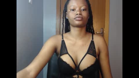 Snapshot of honey_juicydoll chatting on 11-19-25, 07:08 Sonia online show from 11-19-25, 07:08