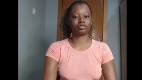 Snapshot of honey_juicydoll chatting on 06-16-26, 07:22 Sonia online show from 06-16-26, 07:22