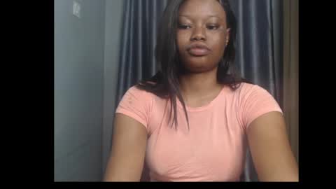 Snapshot of honey_juicydoll chatting on 07-15-26, 04:18 Sonia online show from 07-15-26, 04:18