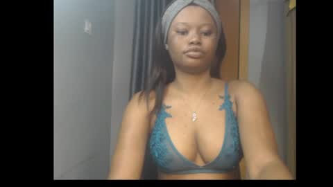 Snapshot of honey_juicydoll chatting on 07-16-26, 07:25 Sonia online show from 07-16-26, 07:25