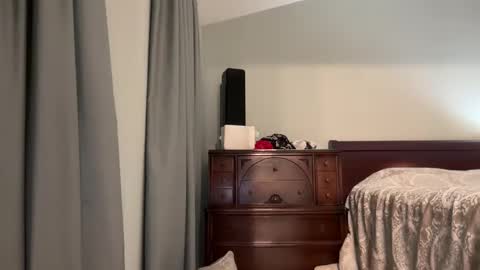 honey_man14 online show from 04-20-26, 04:43