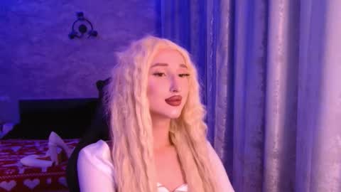 Snapshot of honey_sunset chatting on 12-22-25, 07:44 honey_sunset online show from 12-22-25, 07:44