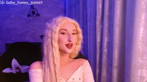 Snapshot of honey_sunset chatting on 01-18-26, 10:24 honey_sunset online show from 01-18-26, 10:24