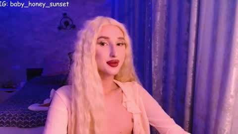 Snapshot of honey_sunset chatting on 02-23-26, 07:44 honey_sunset online show from 02-23-26, 07:44