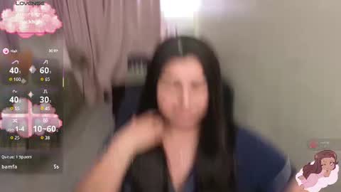 Snapshot of honey_tia chatting on 06-12-26, 02:43 Tia online show from 06-12-26, 02:43