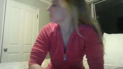 Snapshot of honeyblakex chatting on 05-02-26, 09:03 honeyblakex online show from 05-02-26, 09:03