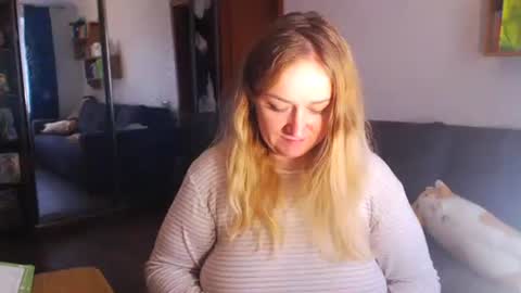Snapshot of honeydewmolly chatting on 11-27-25, 11:34 HoneydewMolly online show from 11-27-25, 11:34