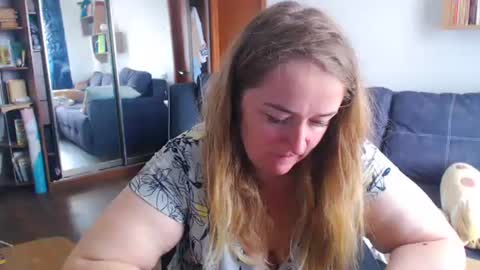 Snapshot of honeydewmolly chatting on 05-31-26, 08:54 HoneydewMolly online show from 05-31-26, 08:54