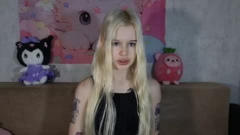 Lisa online show from 04-22-26, 04:04