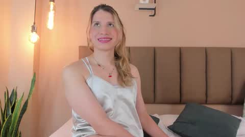 honeygray02 online show from 10-15-25, 12:27