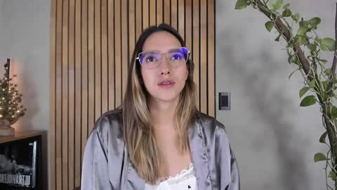 Sofia independent model online show from 12-08-24, 10:41