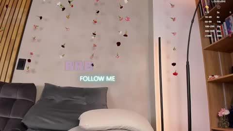 Sofia independent model online show from 02-15-25, 11:28