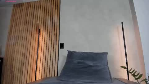 Sofia independent model online show from 12-05-25, 11:41