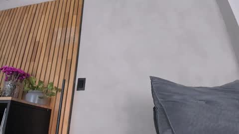 Sofia independent model online show from 05-15-26, 11:17