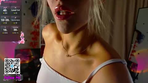 Snapshot of honeyjohansson_ chatting on 11-07-25, 03:12 Alina online show from 11-07-25, 03:12