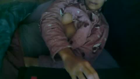 Snapshot of honeyjuice7 chatting on 12-18-25, 09:04 Sensimilla online show from 12-18-25, 09:04