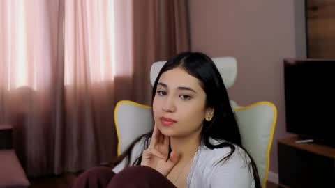 Snapshot of honeylanaa chatting on 05-22-26, 04:19 Lana online show from 05-22-26, 04:19
