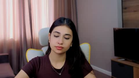 Snapshot of honeylanaa chatting on 05-23-26, 04:18 Lana online show from 05-23-26, 04:18